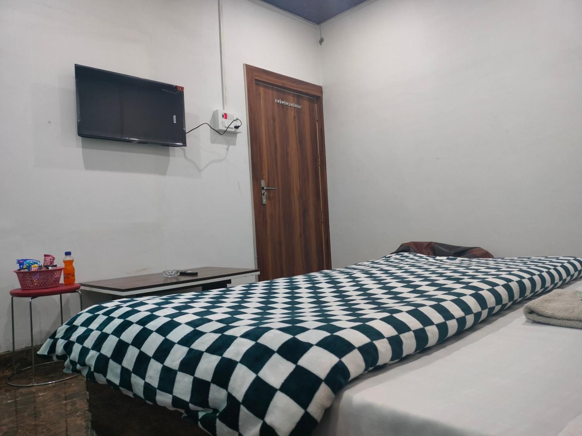 Kishan Home Stay Mathura Buitenkant foto